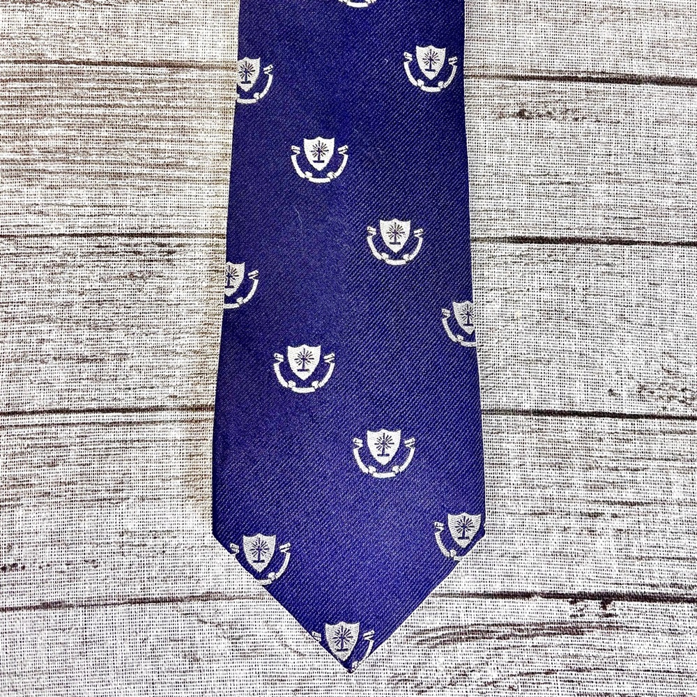 Classic Ben Silver navy blue foulard tie, with white shields. Pure English silk.